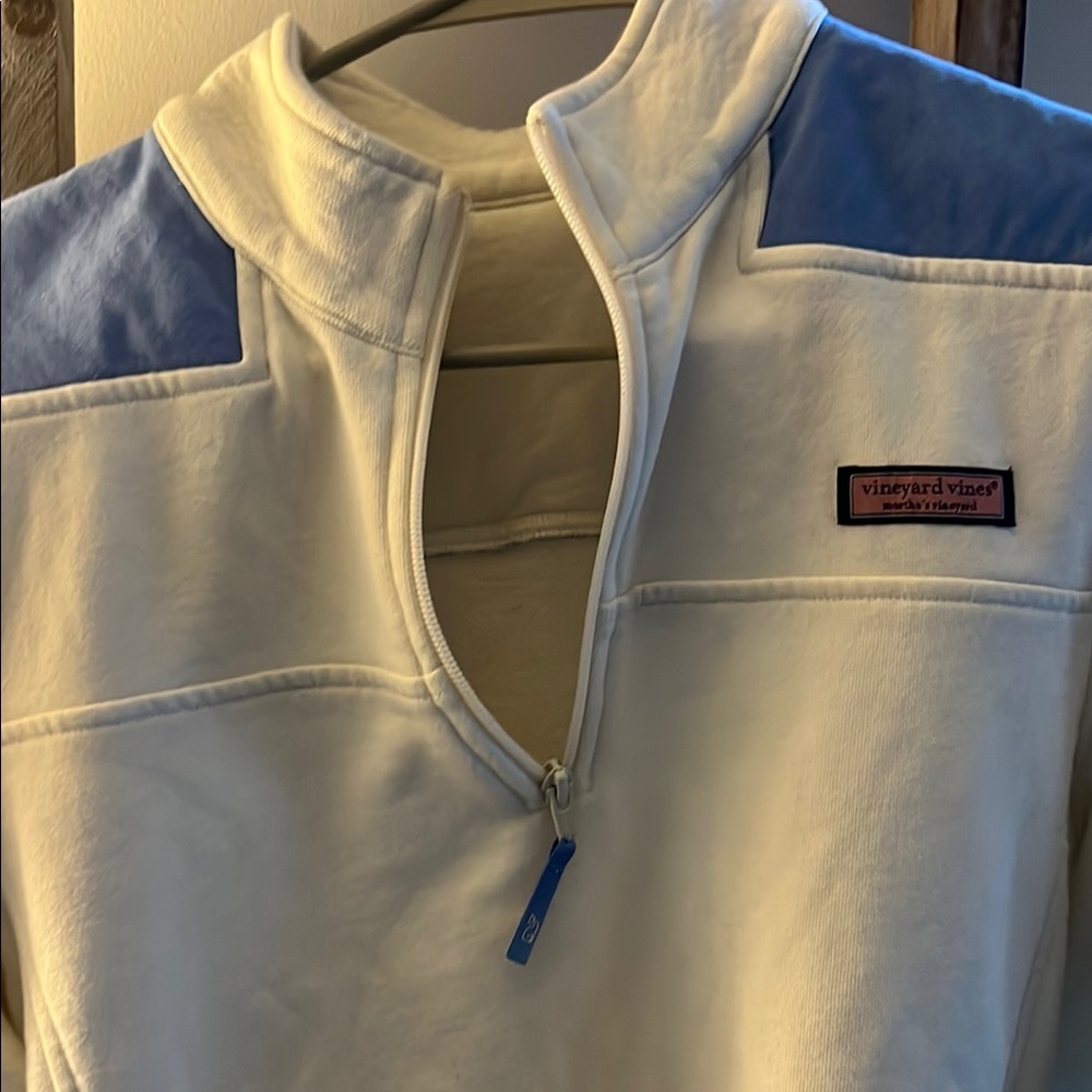 Vineyard Vines Men's White and Blue Sweater